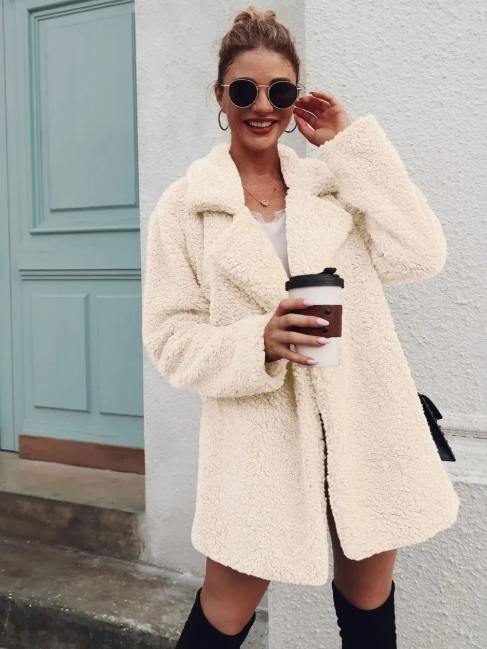 Street-Wave Teddy Plush Short Coat With Lapel Collar For Women Cozy Warmth And Effortless Style
