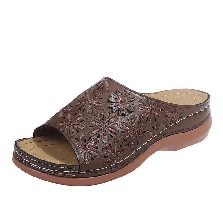 Women's Flat Cushioned Sandals with Supportive Design and Versatile Style