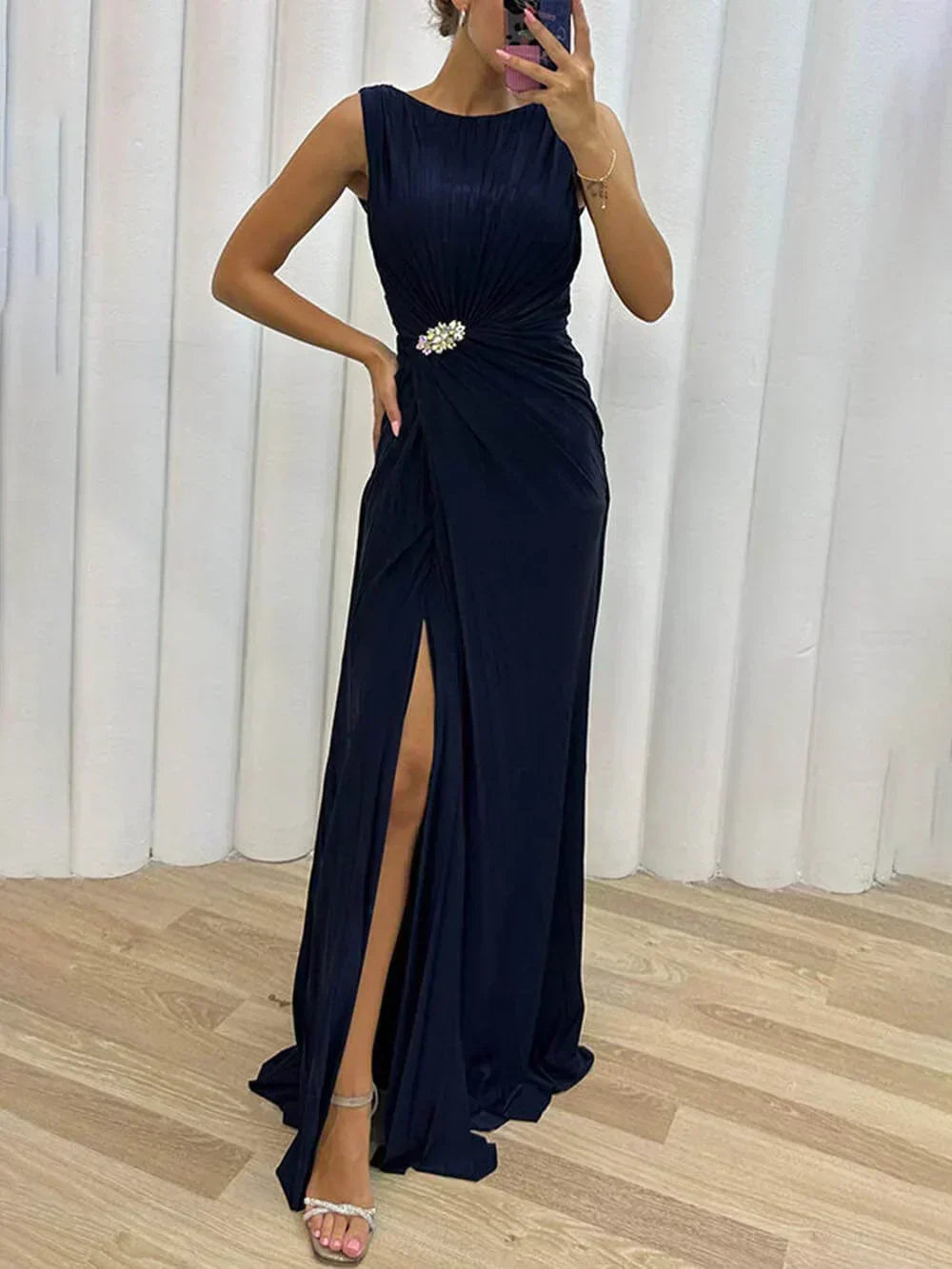 Women's Pleated Maxi Dress with Evening Style and Elegant Design