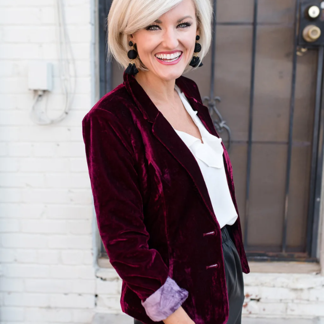 Street-Wave Velvet Blazer For Women, Flattering Fit, Office To Evening Versatile Style