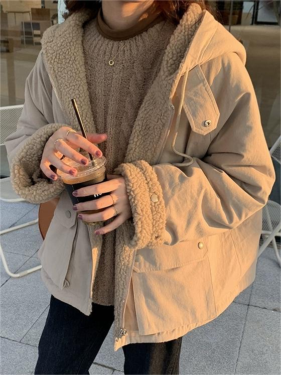 Street Wave Women Reversible Hooded Winter Coat With Pockets For Cozy Warmth Versatile Everyday Wear