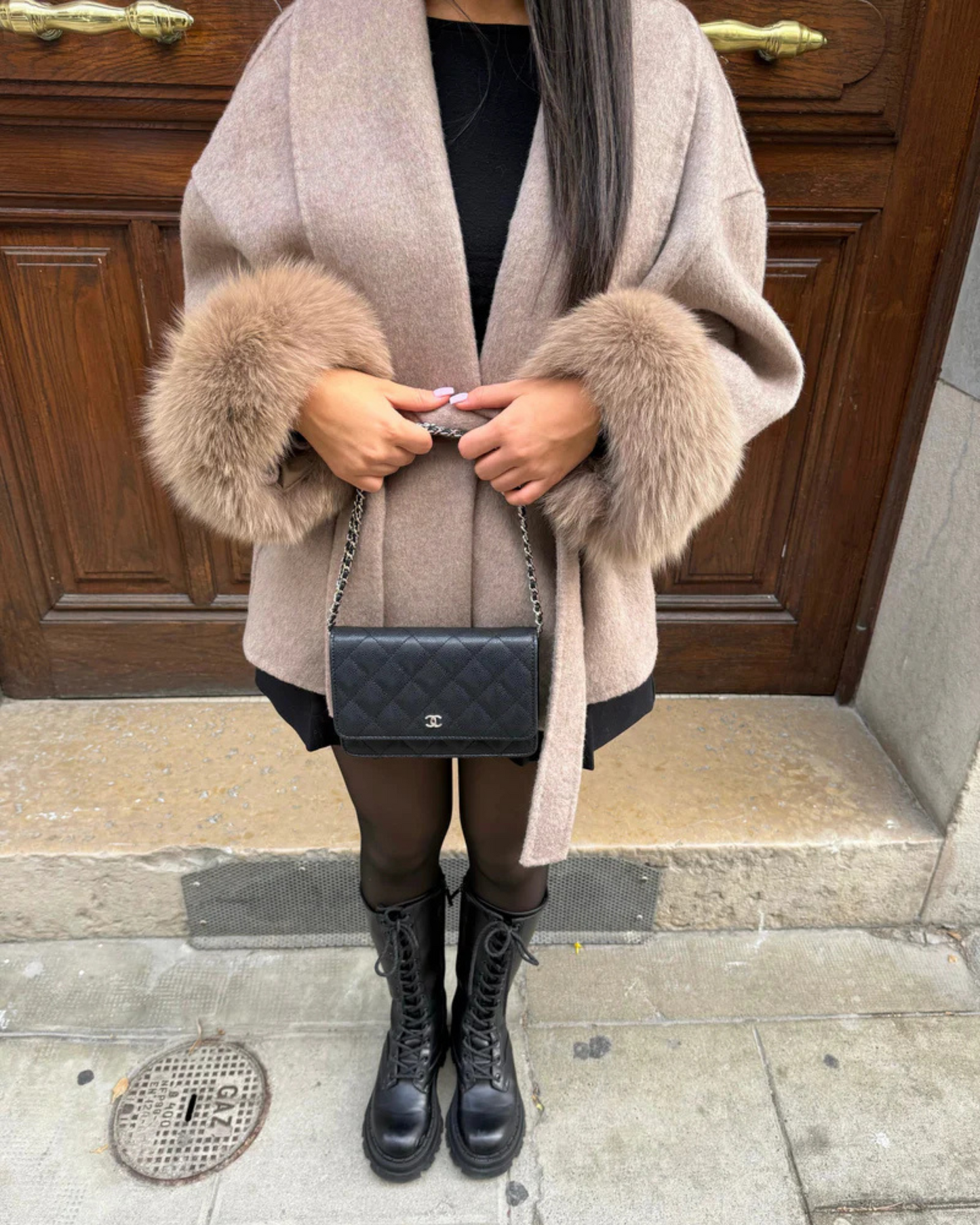 Street-wave Luxury Coat For Women With Faux Fur Details Warmth Timeless Silhouette