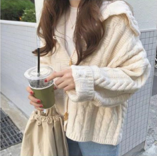 Street-Wave Women's Cable Knit Cardigan With Voluminous Sleeves And Intricate Cable Pattern