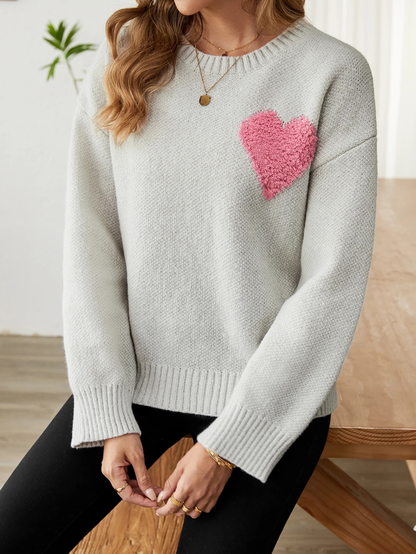 Street-wave Heart Design Knit Sweater For Women Cozy Soft Knit With Plush Pink Heart Patch