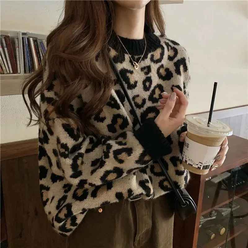 Street-Wave Leopard Print Sweater Cozy Chic Knit for Fashion-Forward Women and Trendsetters