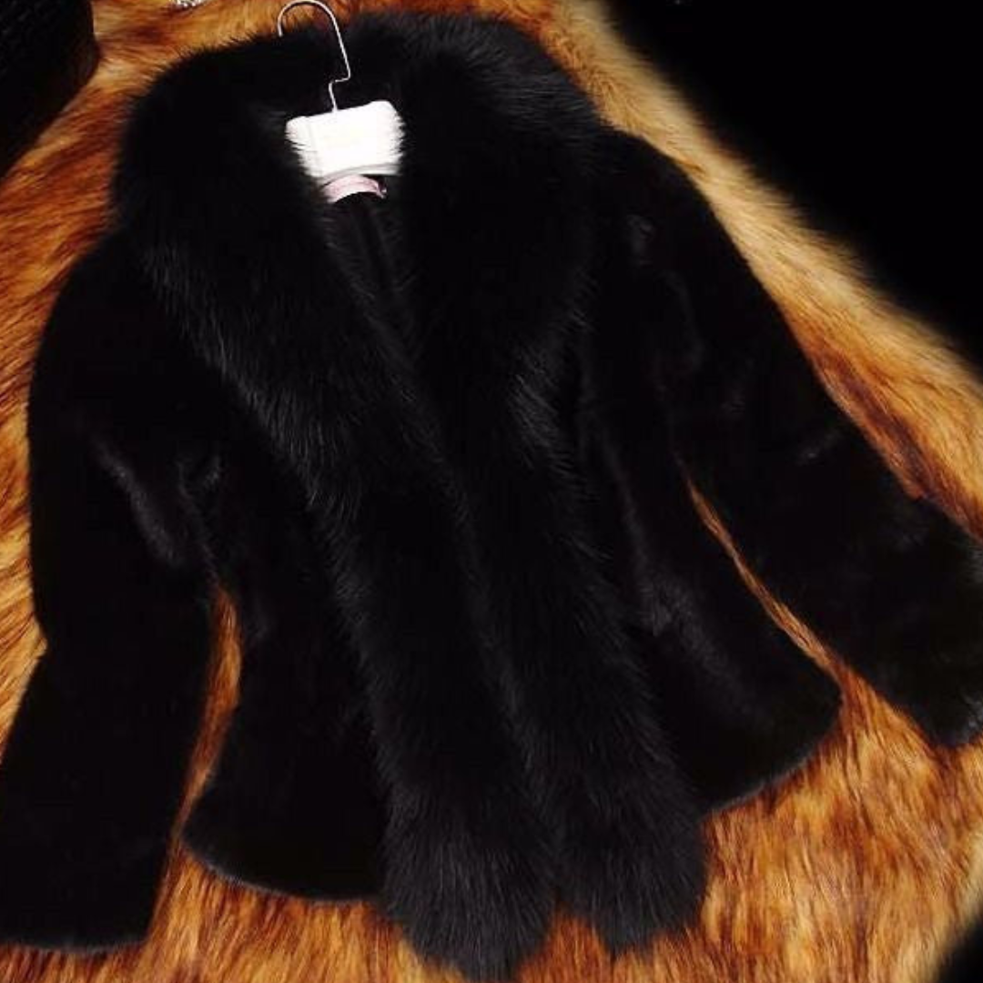 Street Wave Velvet Winter Coat For Women Luxurious Soft Fabric Warmth And Chic Style For Cold Weather
