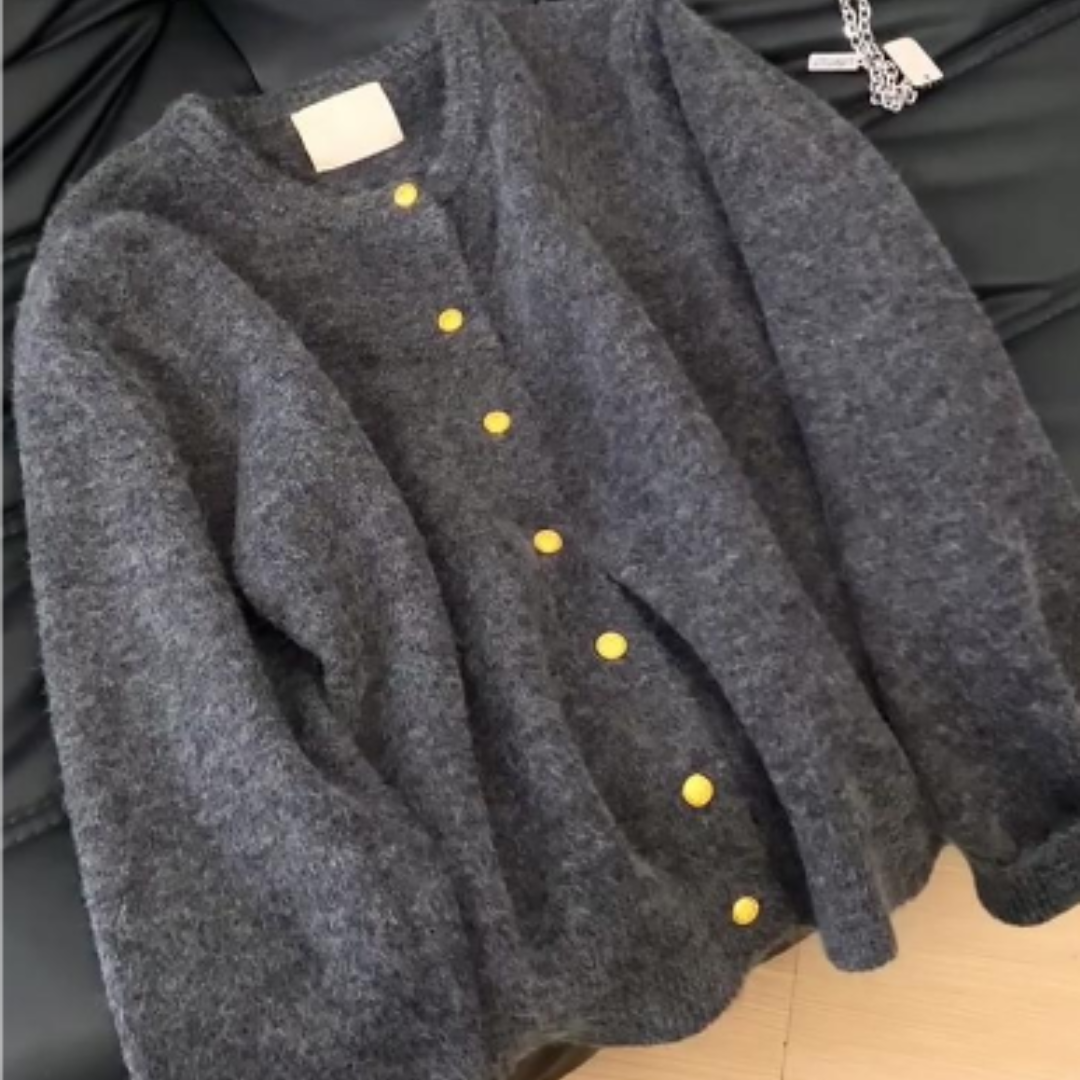 Street-wave Cozy Loose-Fit Women Cardigan Soft Knit Warm Layer for Everyday Elegance