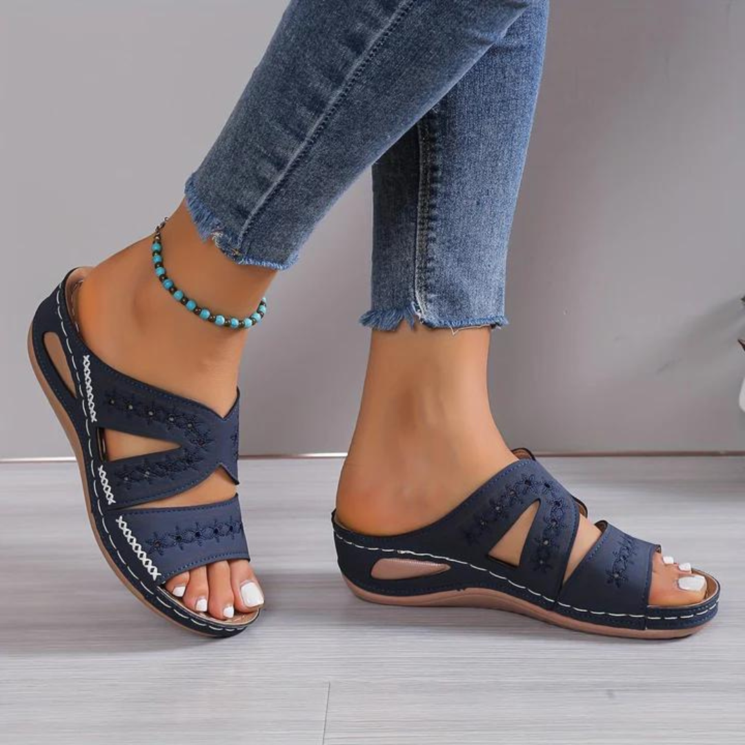 Women's Cushioned Sandals with Adjustable Straps and Arch Support