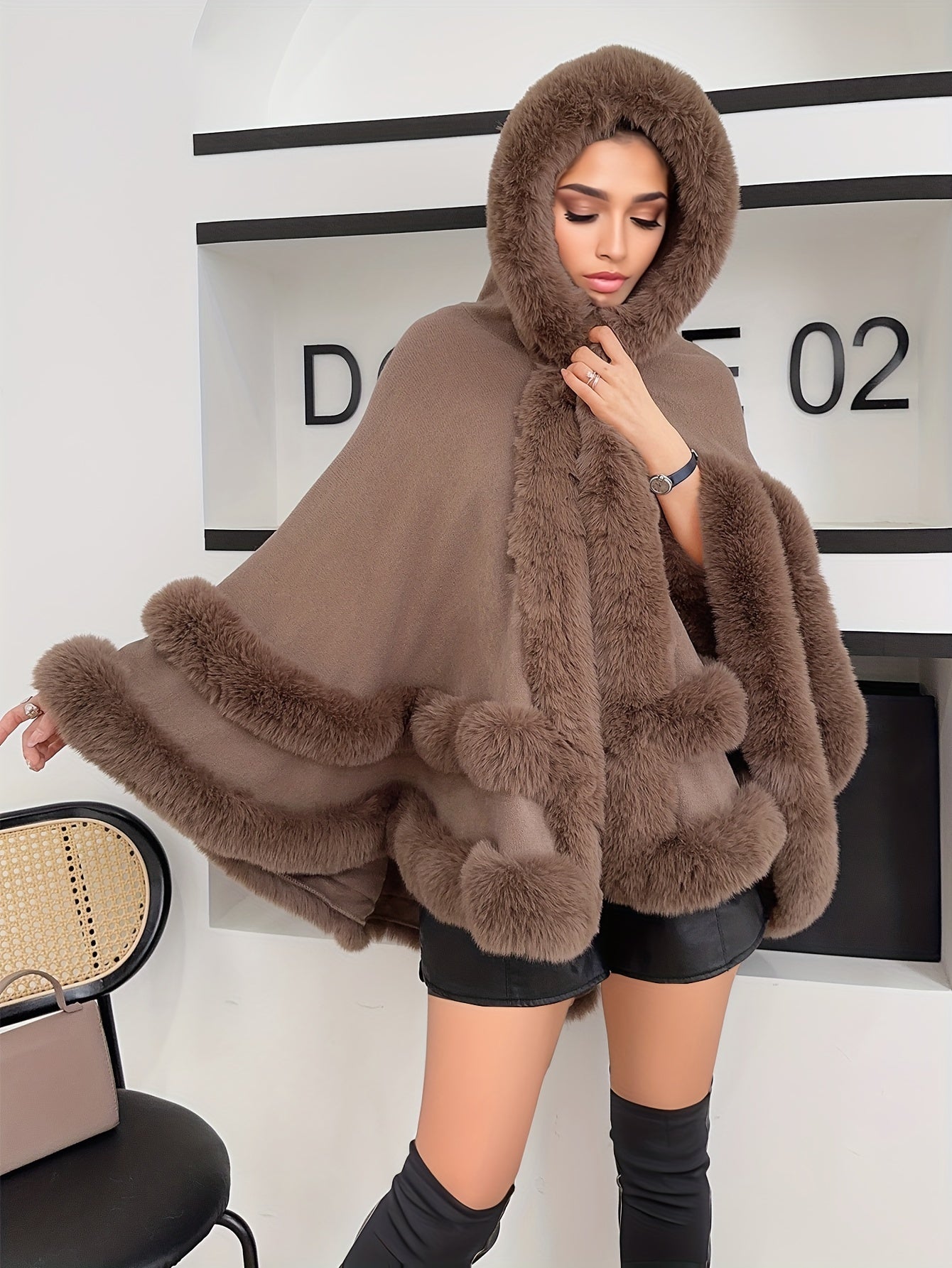 Street-wave Oversized Fur Cape Coat For Women Plush Warmth Luxurious Cozy Look Streetwear Ready