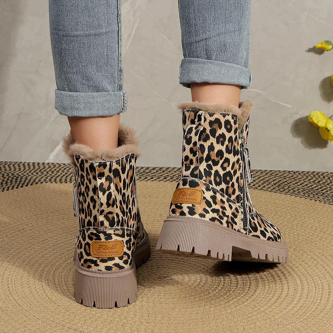 Street-wave Leopard Print Winter Boots With Plush Fur Lining For Women Rugged Lug Sole
