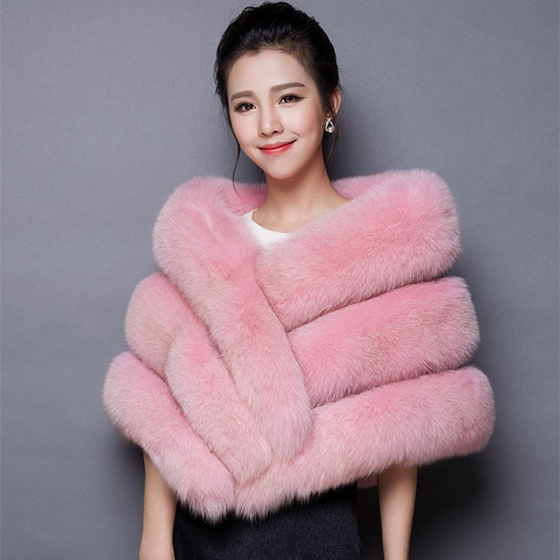 Street Wave Women's Luxury Faux Fur Stole With Voluminous Silhouette For Elegant Evening Wear