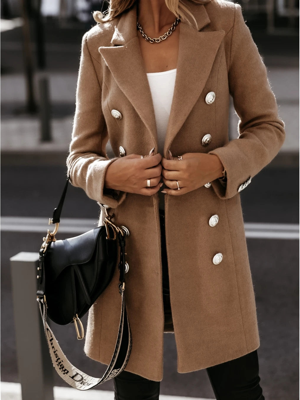 Street-Wave Women's Elegant Warm Wool Coat With Double-Breasted Button Closure