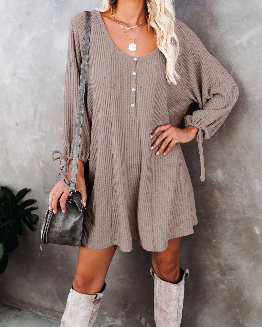 Street-Wave Womens Button Front Knit Dress With Ruffle Details And Decorative Hem