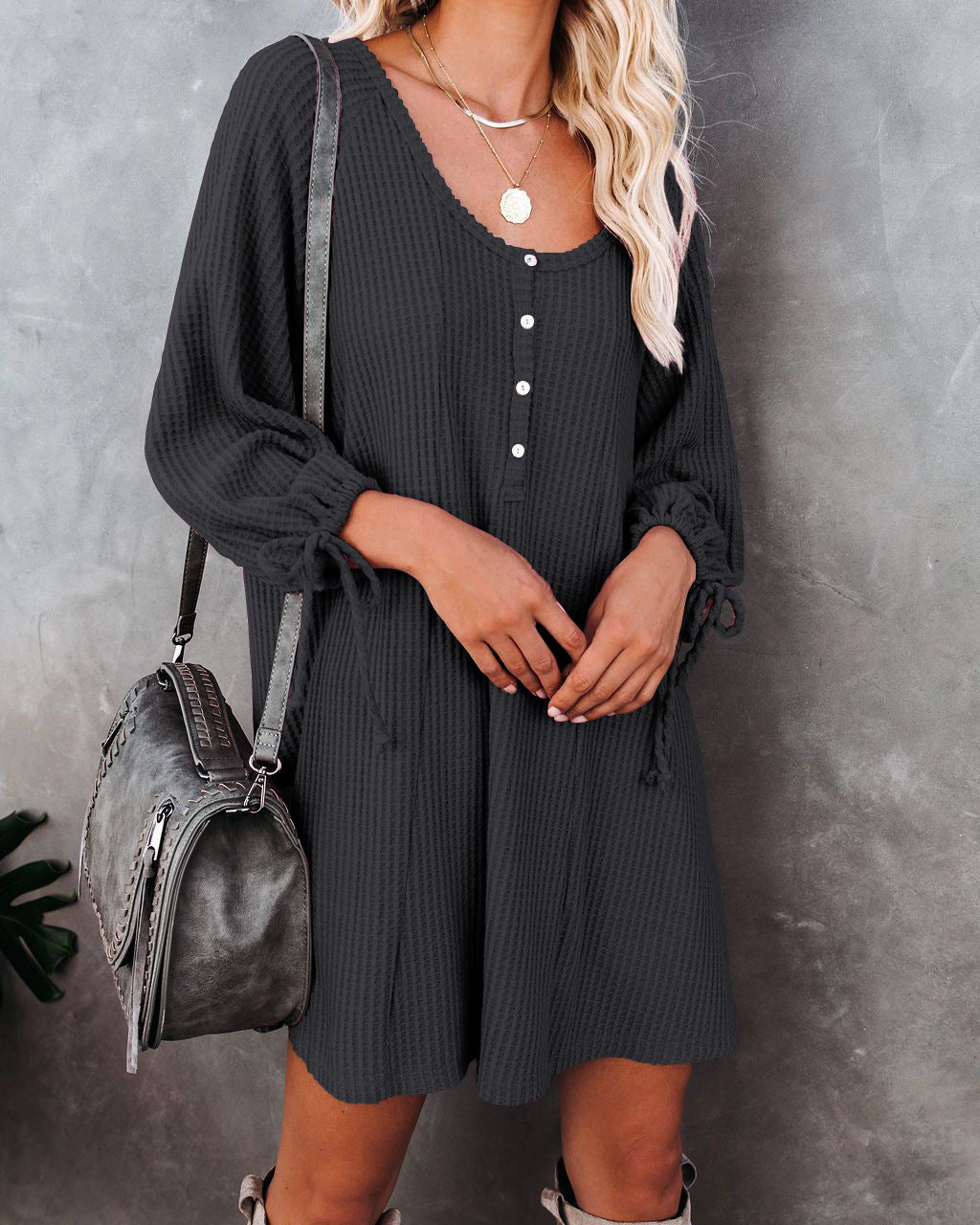 Street-Wave Womens Button Front Knit Dress With Ruffle Details And Decorative Hem