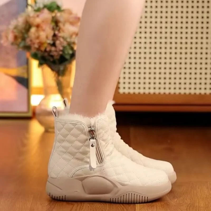 Streetwave Ankle Boots With Side Chain, Cozy Quilted Winter Footwear For Fashion Forward Women