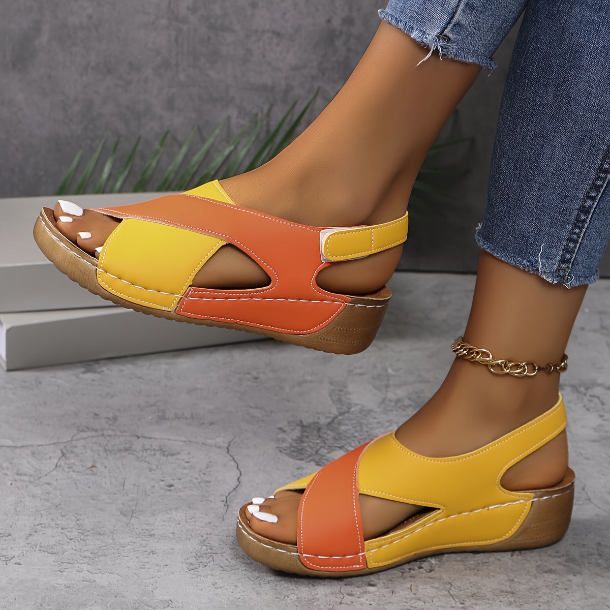 Women's Adjustable Sandals with Flexible Straps and Cushioned Footbed