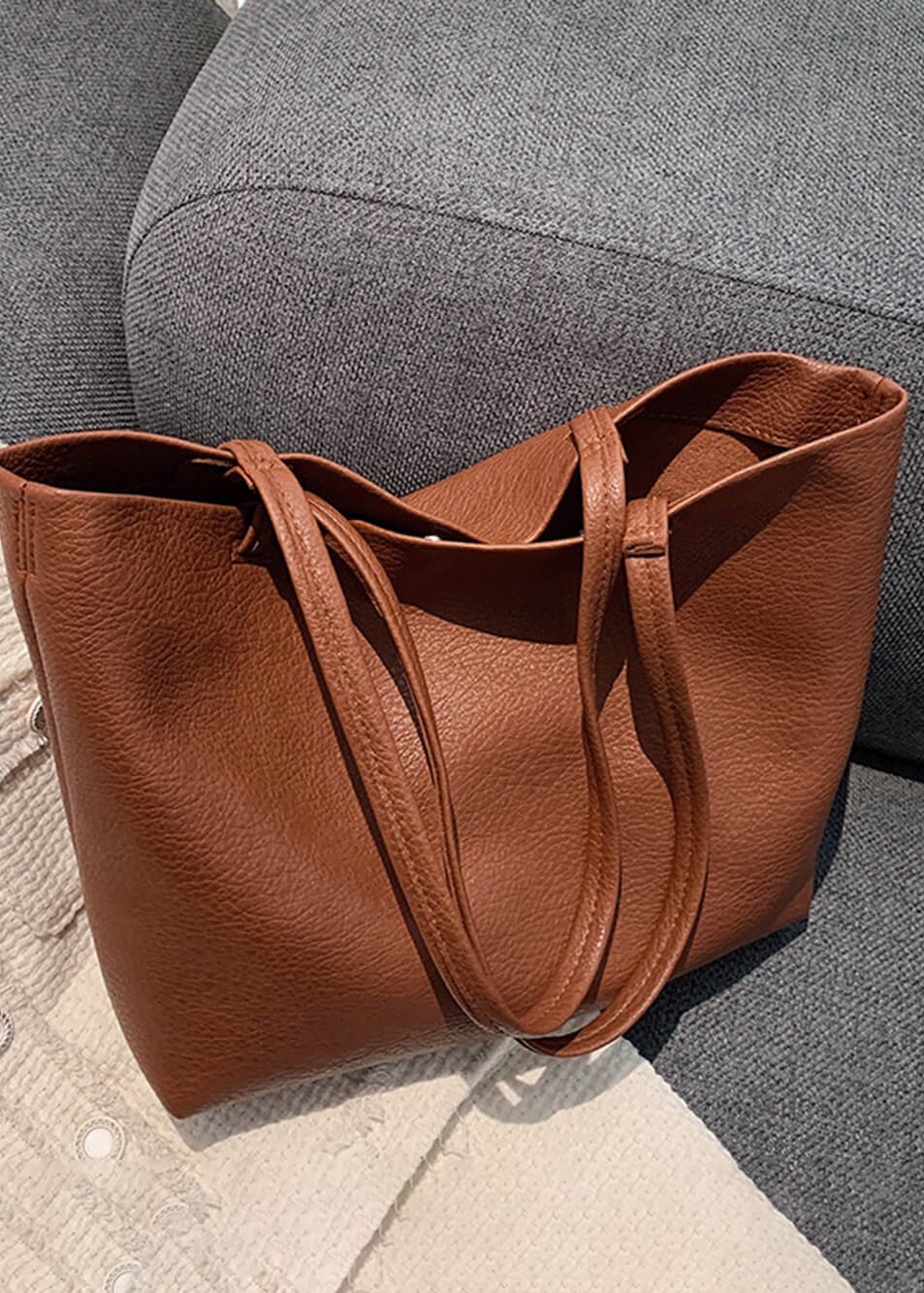 Street-Wave Spacious Women's Leather Shoulder Bag for Everyday Chic and Versatility