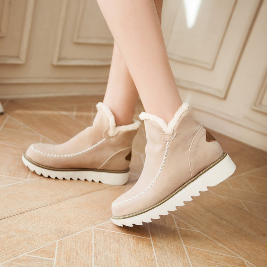 Street Wave Oversized Winter Snow Boots Warm Cushioned Comfort for Cold Weather All Day Warmth for Women
