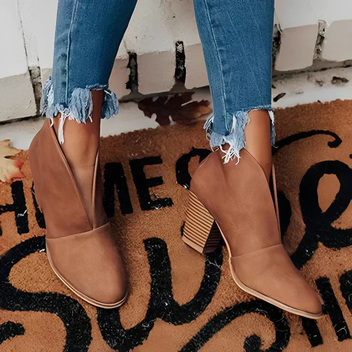 Street-wave Orthopedic Boots for Women with All-Day Comfort and Supportive Footwear for Any Occasion