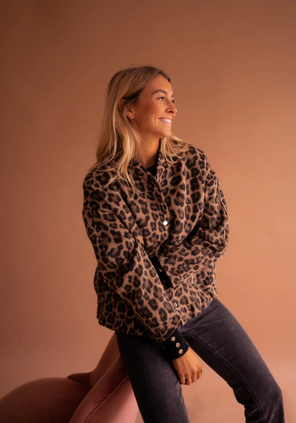 Street-Wave Women's Bomber Jacket With Ruched Sleeves For Effortless Everyday Style