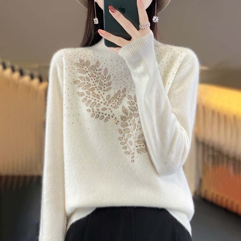 Street-wave Jeweled Leaf Knit Sweater For Women Soft Cotton-Acrylic Blend Cozy Sparkling Accent