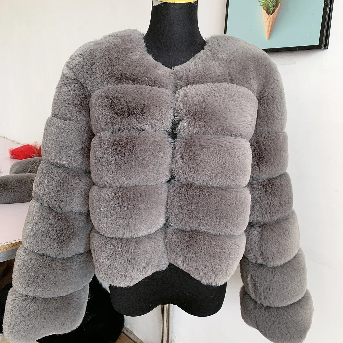 Street-Wave Faux Fur Winter Coat For Women Luxurious Warmth And Glamour Must Have