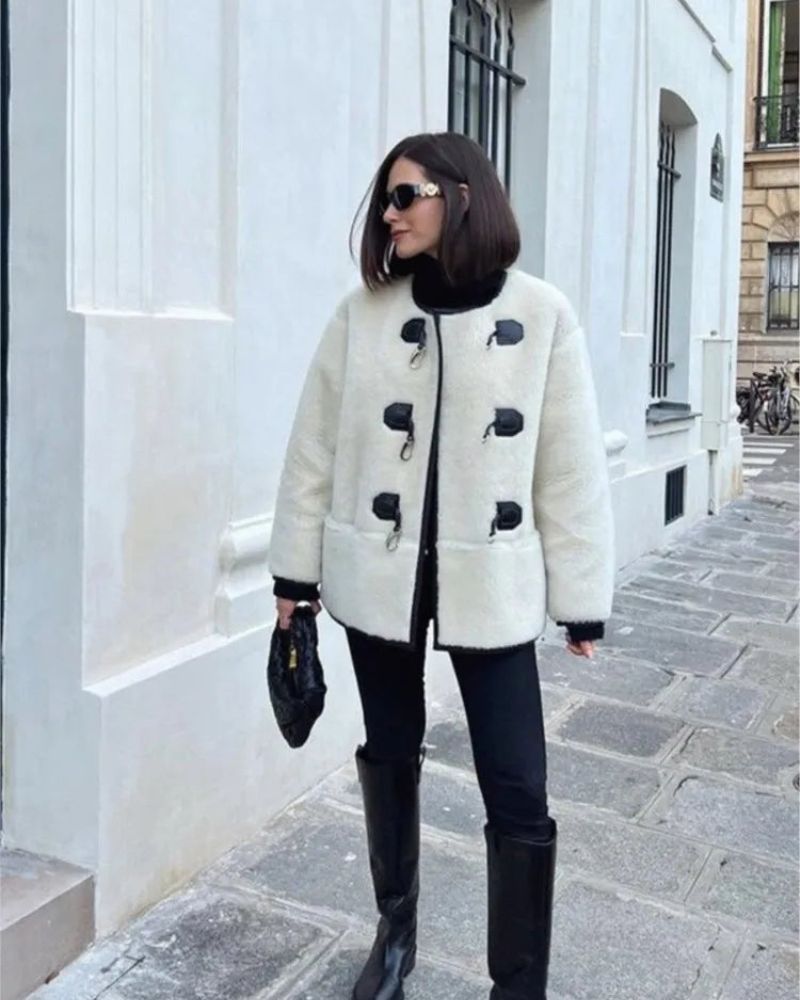 Street-Wave Wool Coat With Toggle Closures Premium Warmth Cozy Winter Elegance For Women Fashion Lovers