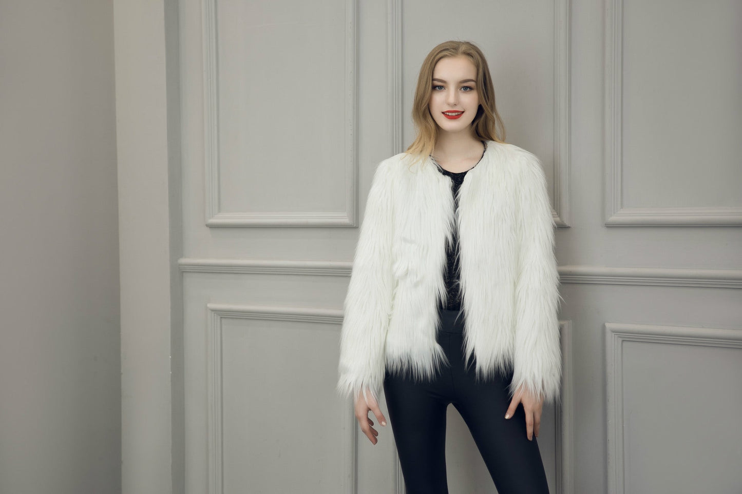 Street-Wave Fluffy Faux Fur Short Jacket for Women, Elegant Cut, Cozy Warmth for Transitional Weather