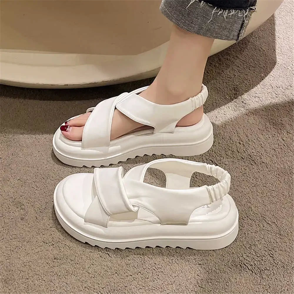 Non Slip Rubber Sandals Helga Street-Wave For Active Daily Wear With Secure Grip And Comfort