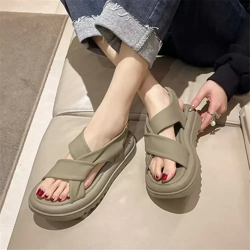 Non Slip Rubber Sandals Helga Street-Wave For Active Daily Wear With Secure Grip And Comfort