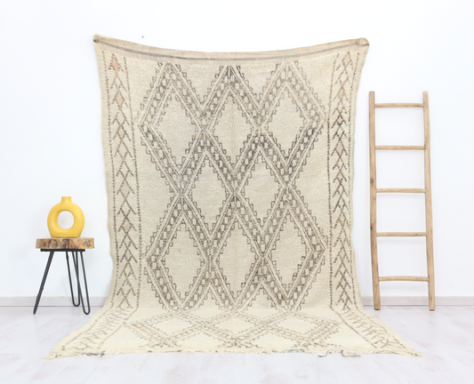 Yuna Vintage Moroccan Rug 5'7" x9'6" - Street-Wave