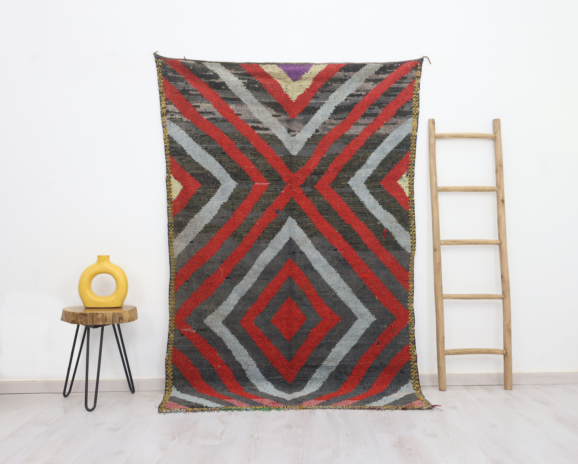 Waman Moroccan Rug 4'5" x 7'2" - Street-Wave