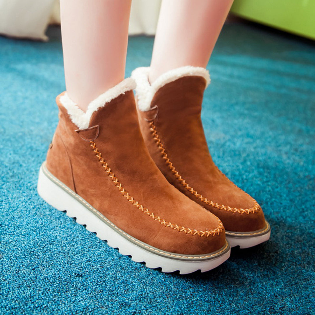 Street Wave Oversized Winter Snow Boots Warm Cushioned Comfort for Cold Weather All Day Warmth for Women