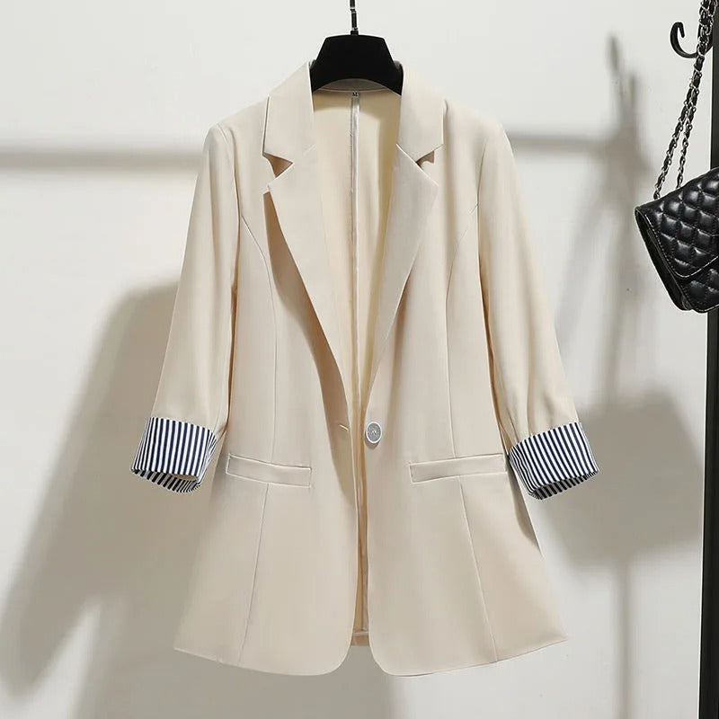 Street-wave White Blazer for Women Versatile Comfortable Office Essential with Striped Cuff Detail