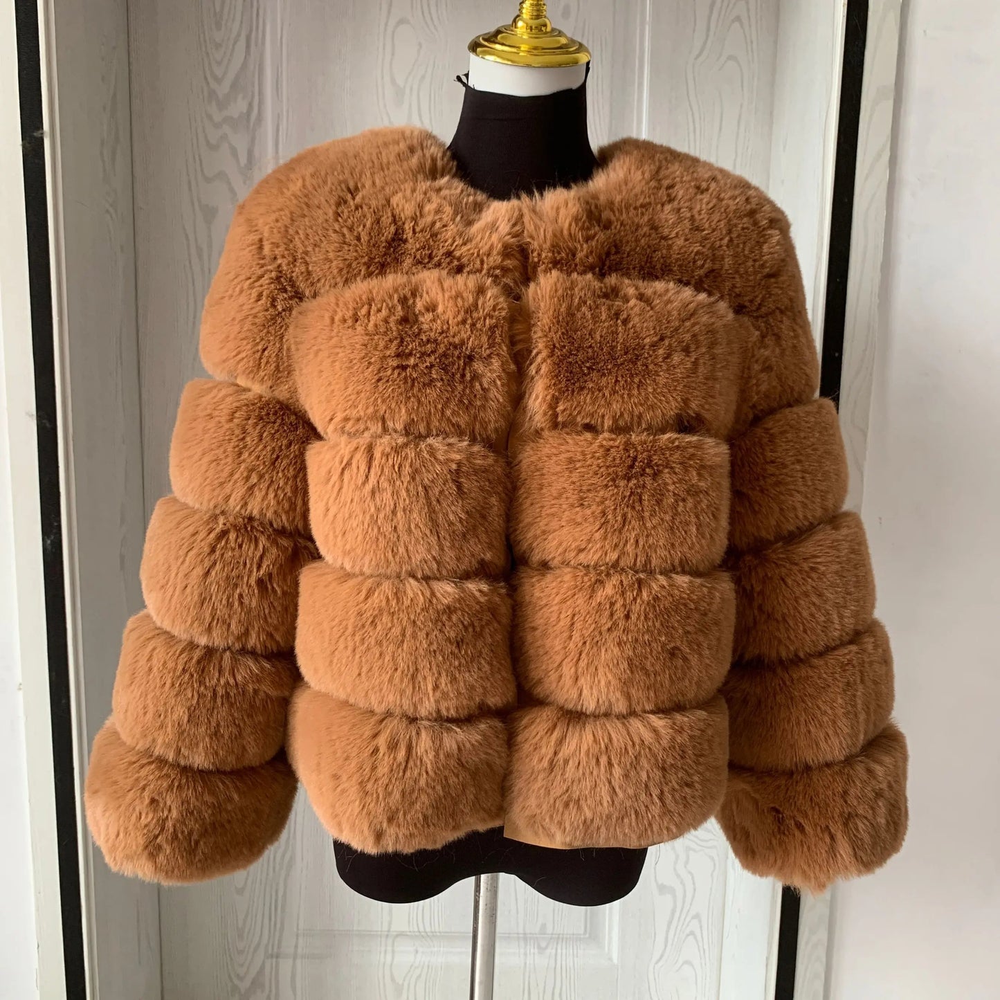 Street-Wave Faux Fur Winter Coat For Women Luxurious Warmth And Glamour Must Have