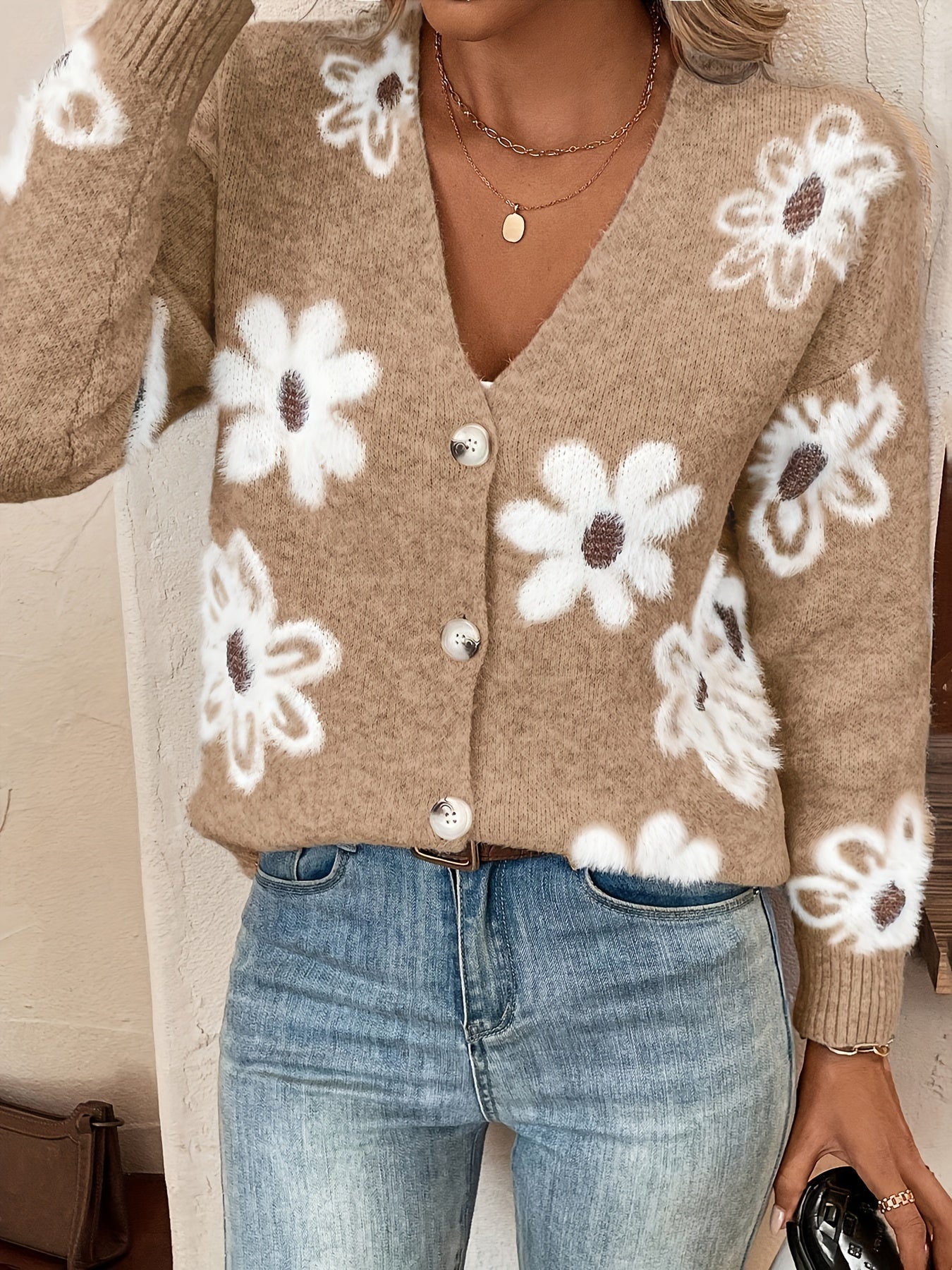 Street-Wave Floral Knit Cardigan For Women Cozy Acrylic Warmth And Effortless Style