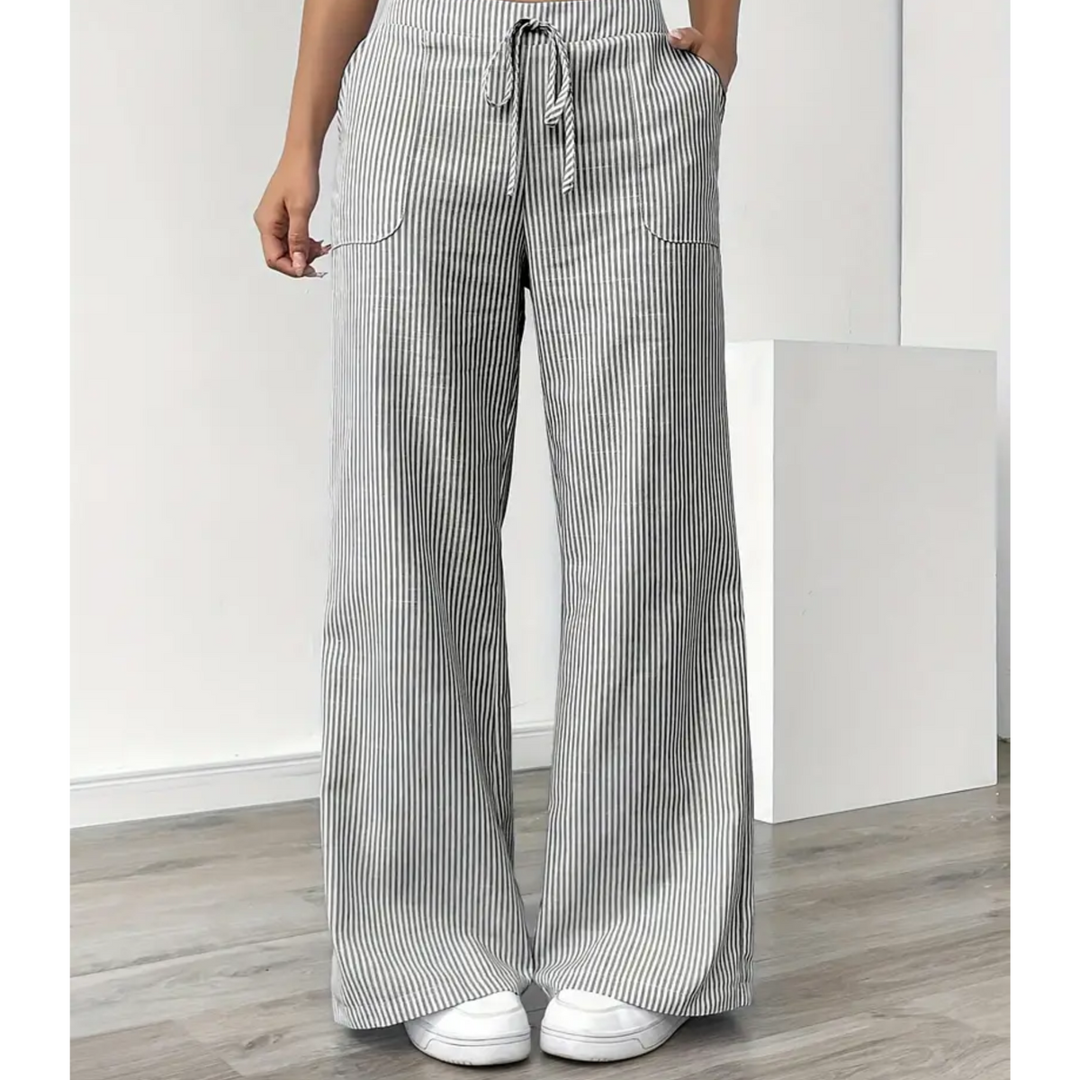 Women's Striped Trousers with Pockets and Relaxed Fit
