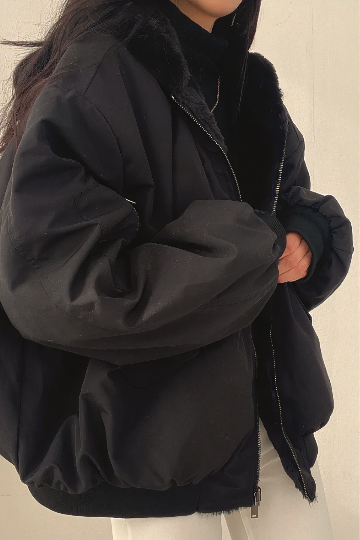 Street-wave Hooded Winter Coat for Women Warm and Elegant Outerwear for Cold Weather