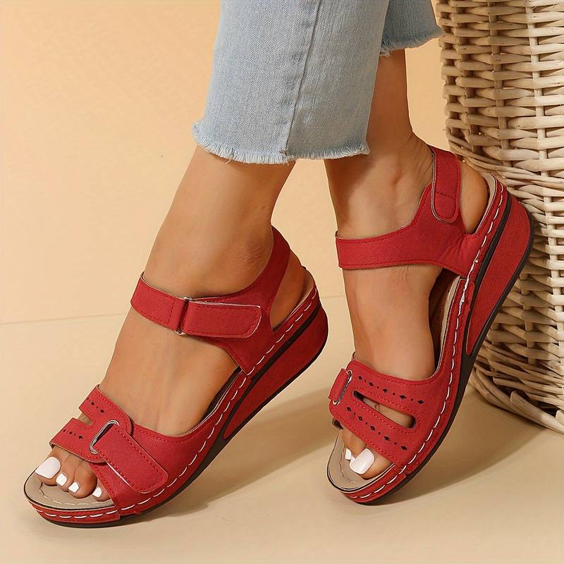 Women's Arch Support Sandals with Adjustable Straps and Cushioned Footbed