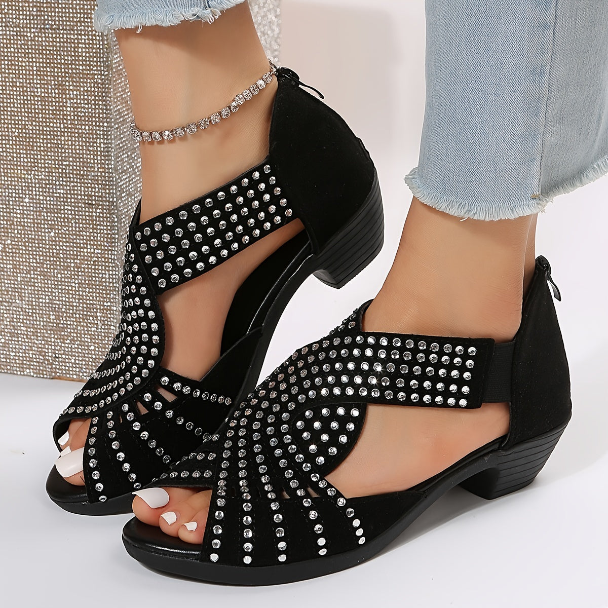 Women's Adjustable Sandals with Buckle Closure and Cushioned Footbed