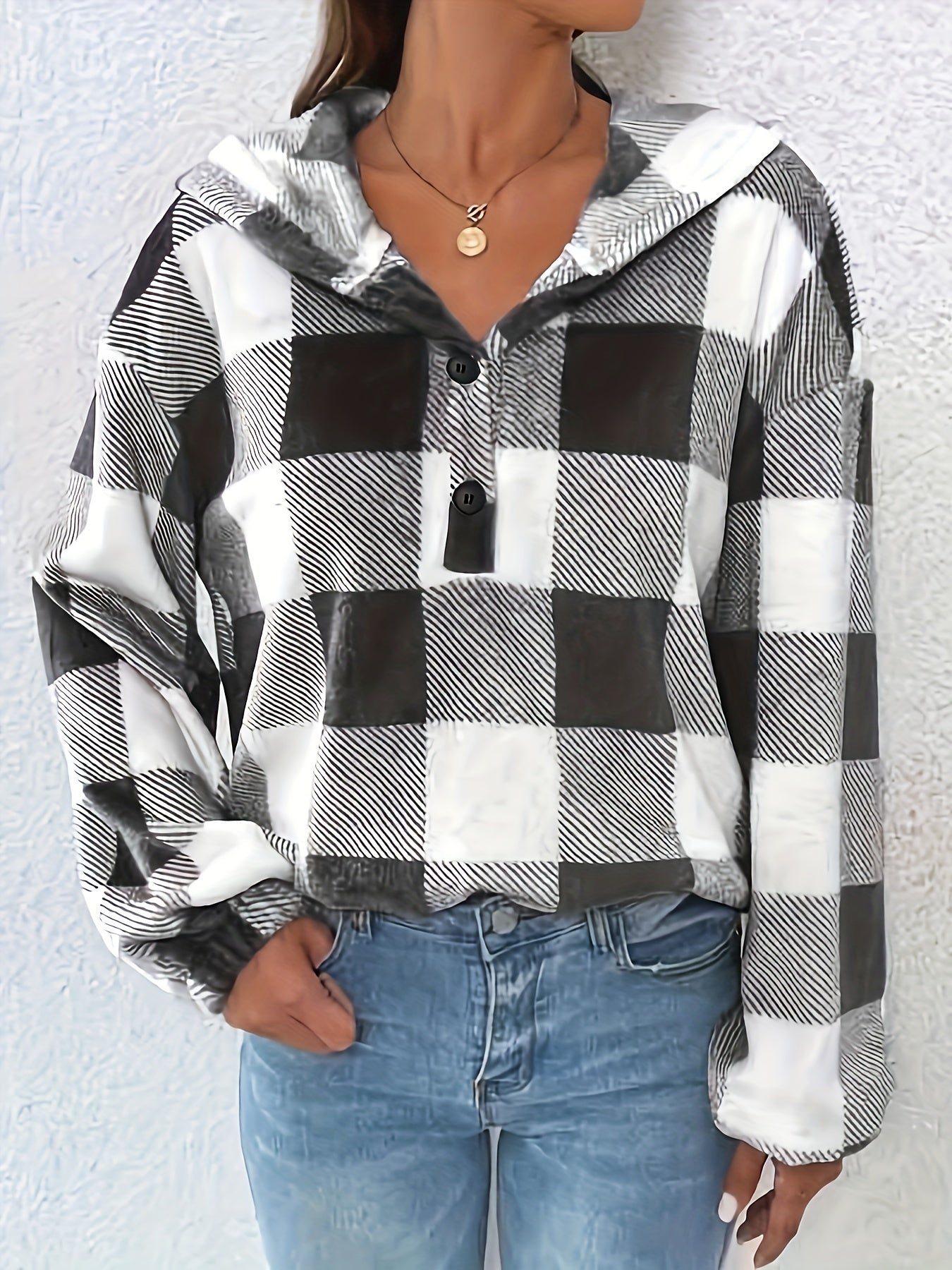 Street-wave Flannel Plaid Hoodie for Women Cozy Cotton-Poly Blend, Trendy Everyday Layering Essential