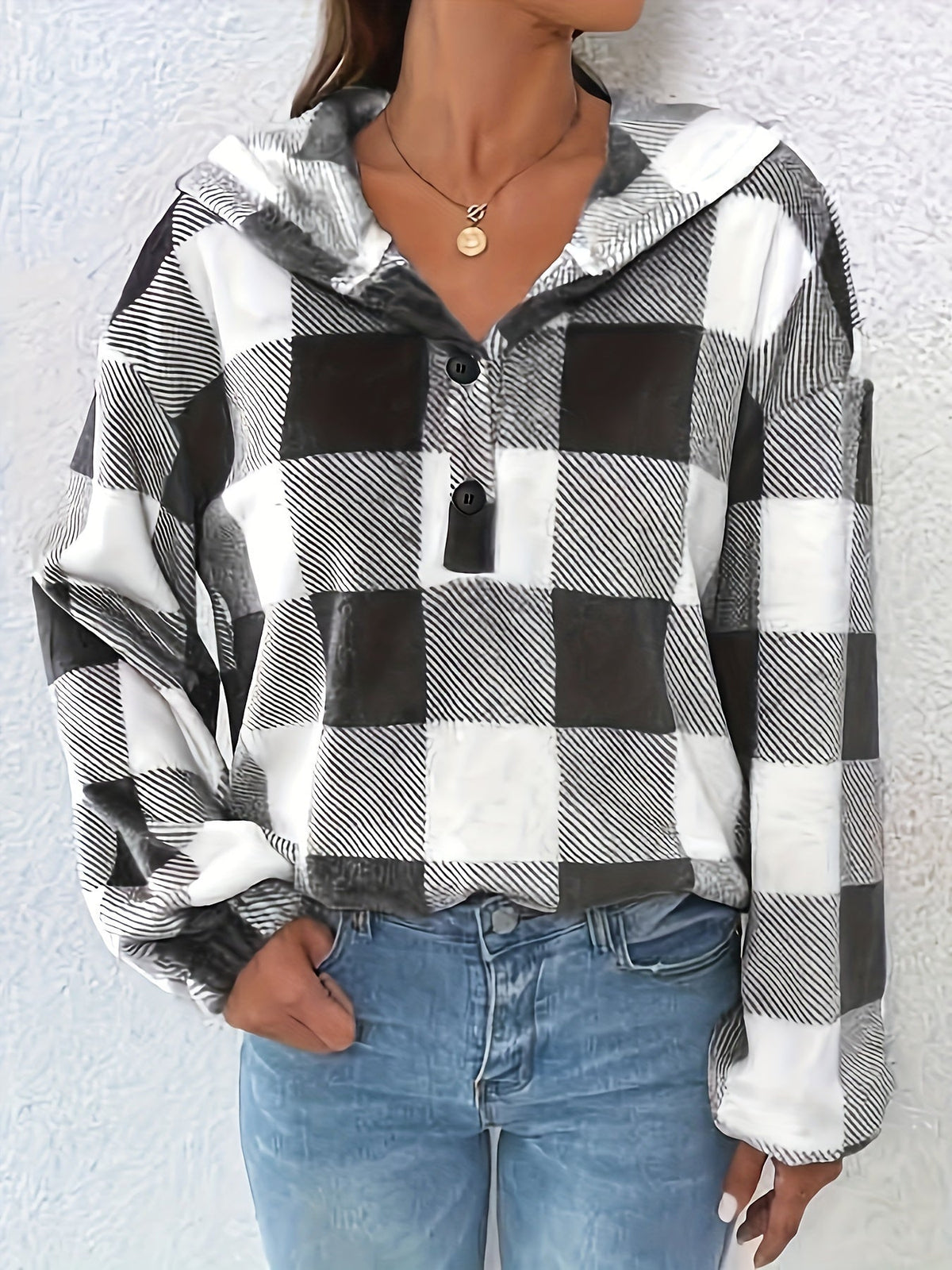 Street-wave Flannel Plaid Hoodie for Women Cozy Cotton-Poly Blend, Trendy Everyday Layering Essential