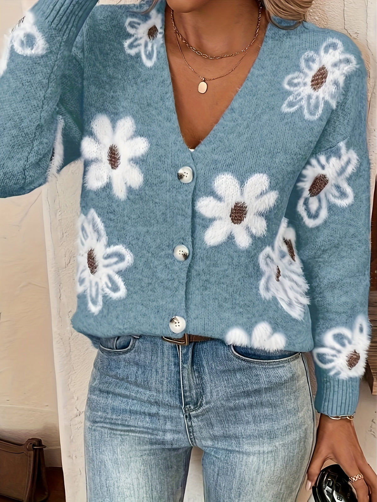 Street-Wave Floral Knit Cardigan For Women Cozy Acrylic Warmth And Effortless Style