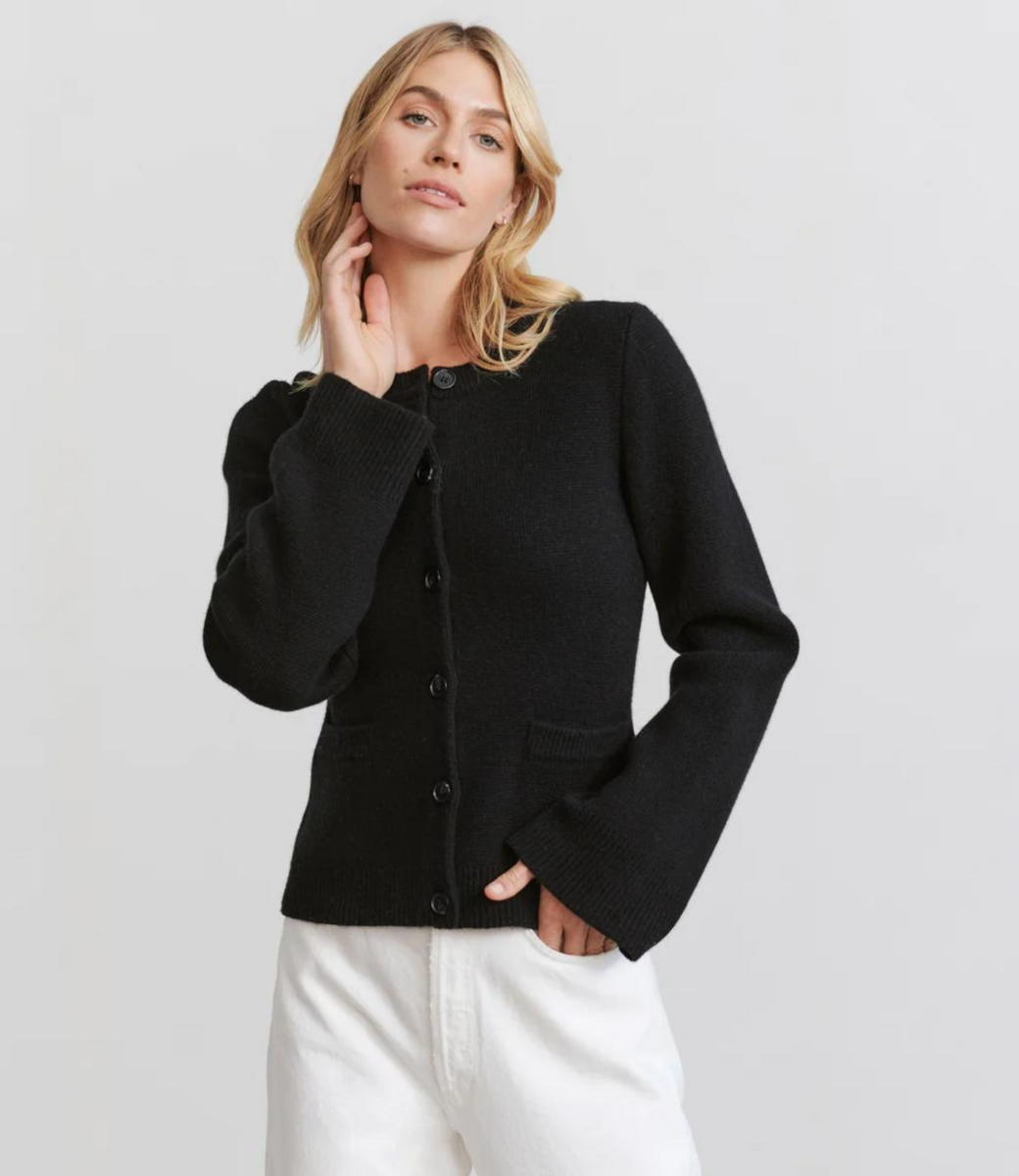 Street-wave Luxe Knit Cardigan for Women Soft Wool Blend Beige Cozy Elegant Everyday Wear