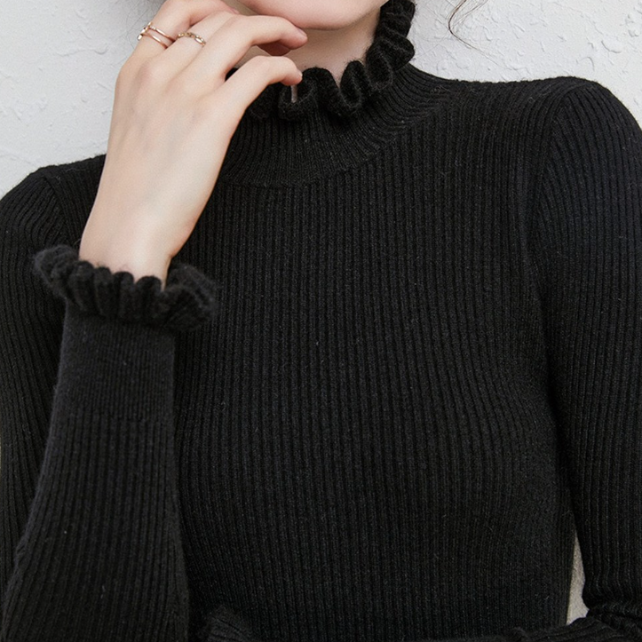 Street-Wave Women's Rollneck Sweater With Feminine Ruffle Details For Cozy Chic Everyday