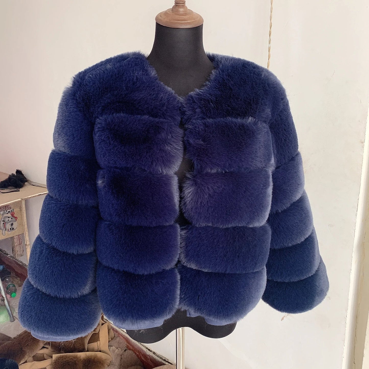 Street-Wave Faux Fur Winter Coat For Women Luxurious Warmth And Glamour Must Have