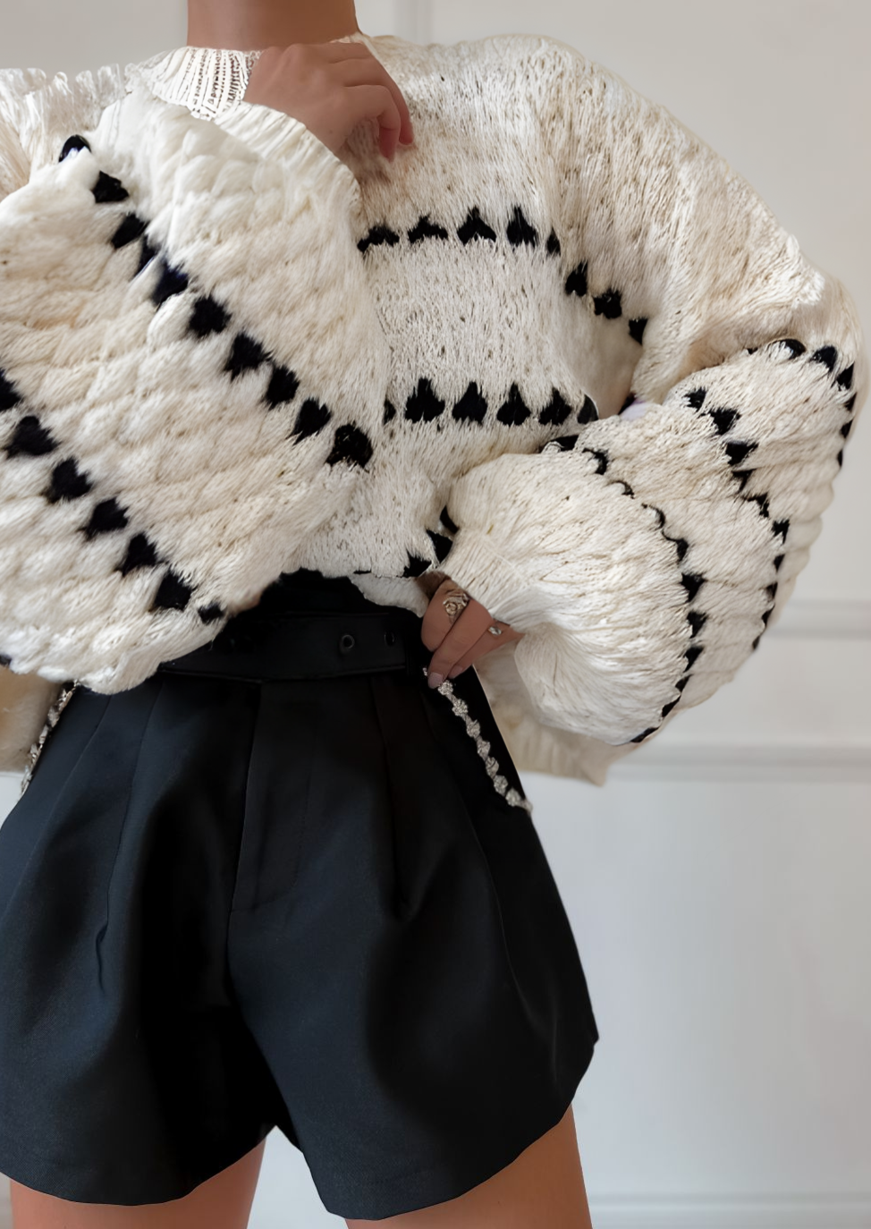 Street-wave Chunky Knit Sweater For Women With Warm Cozy Comfort And Bold Striped Contrast