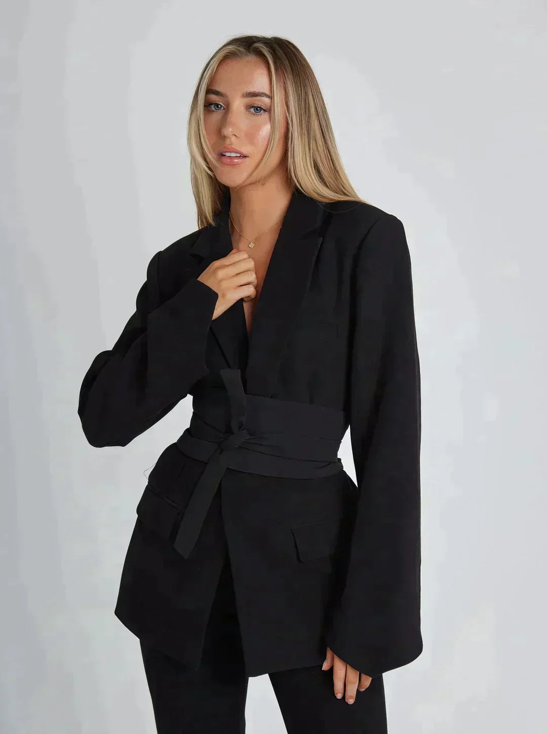 Street-wave Belted Blazer for Women with Tailored Fit and Belt Details for Office to Formal Wear