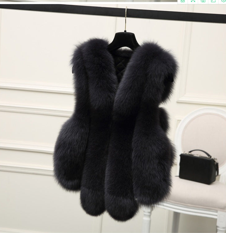 Street-Wave Women's Luxury Faux Fur Vest With Voluminous Details For Cold Weather Glamour