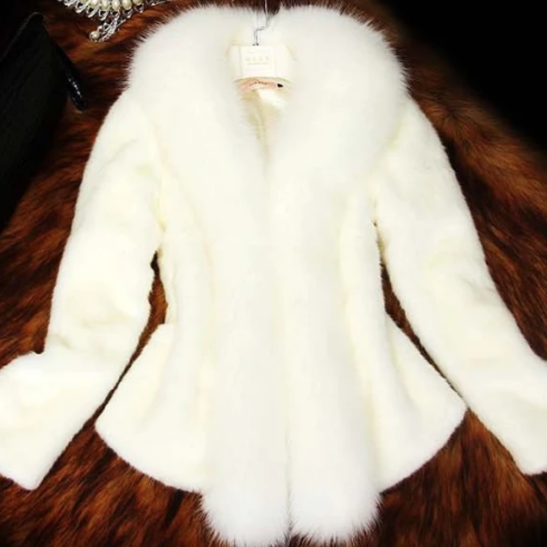 Street Wave Velvet Winter Coat For Women Luxurious Soft Fabric Warmth And Chic Style For Cold Weather